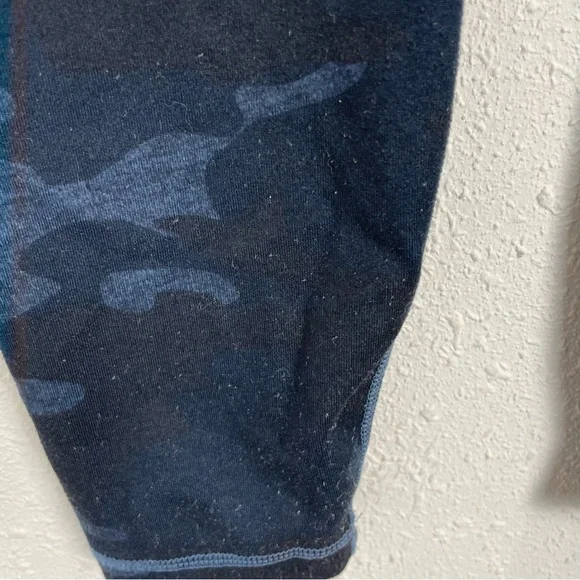 Lululemon WunderUnder Blue Camo Yoga Exercise Pants - Picture 6 of 8